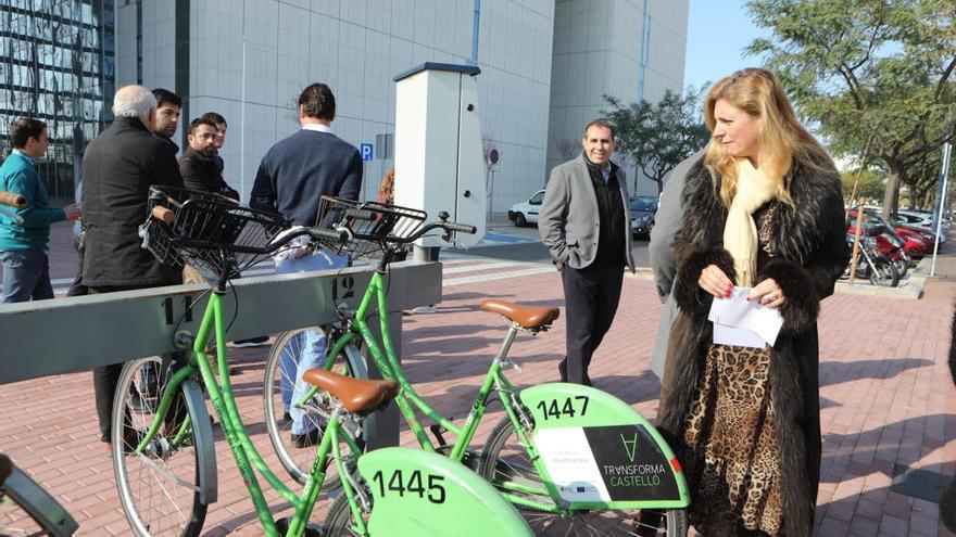 Acto de presentación de la nueva aplicación para  la tarjeta del bono bus