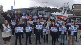 El PP de Arousa se aparta del rumbo de Mar y se abarloa a los bateeiros