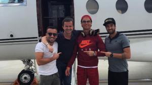 Cristiano Ronaldo, con sus amigos y el avión privado