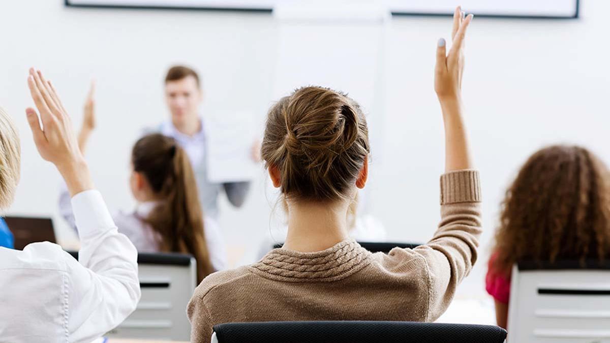 Los cursos de secundaria se inician tras el curso puente entre primaria y secundaria que se sitúa en el nivel A2