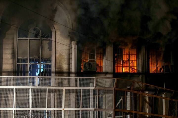 Iranians Burned Saudi Arabia embassy in Tehran