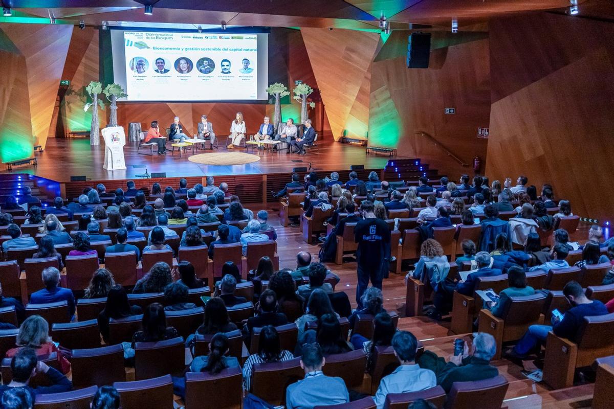 Jornada técnica celebrada con motivo del Día Internacional de los Bosques en la que participó Orthem.