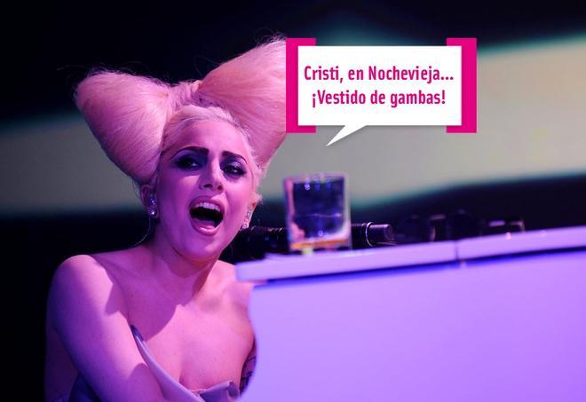 Lady Gaga con moño de lazo
