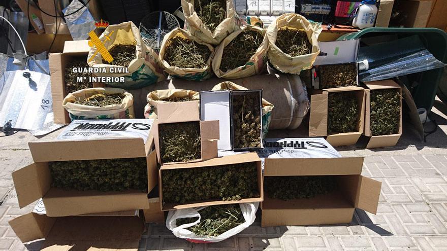 Parte de la marihuana interceptada por la Guardia Civil.