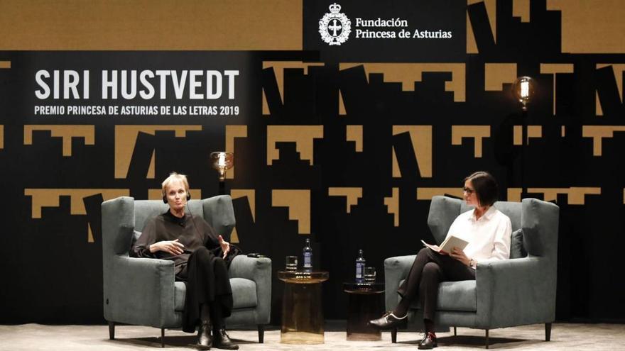 La confesión de Siri Hustvedt en Gijón: &quot;Escribir ficción y novelas es soñar con los ojos abiertos&quot;