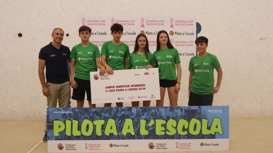 Los institutos Simarro de Xàtiva y Les Foies de Benigànim ganan en Pilota a l’Escola