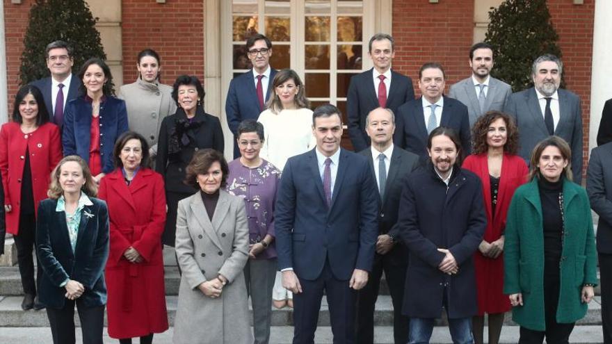 Foto de familia del Gobierno de coalición.