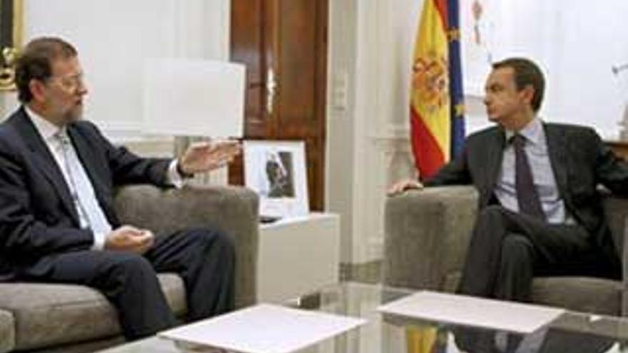 Zapatero anuncia un acuerdo antiterrorista con Rajoy