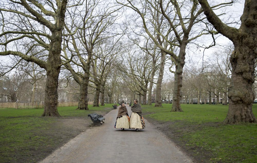 Indispensable pasar por uno de los parques londinenses. Elegimos Green Park, que está junto al palacio real.