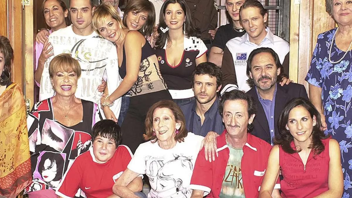 Elenco de la seria 'Aquí no hay quien viva'.
