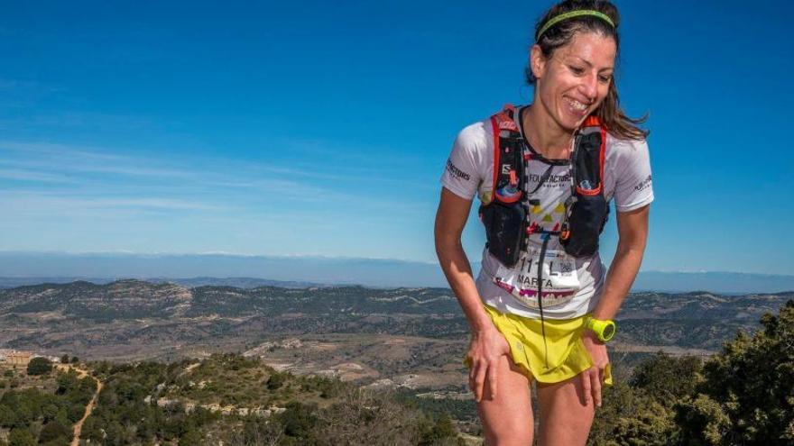 La bagenca Marta Muixí en polena cursa a les muntanyes de Prades