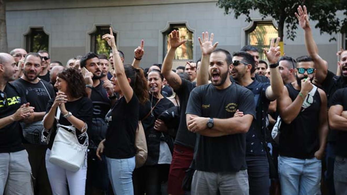 Los sindicatos avisan de que esta podría ser la primera de más movilizaciones de los Mossos.