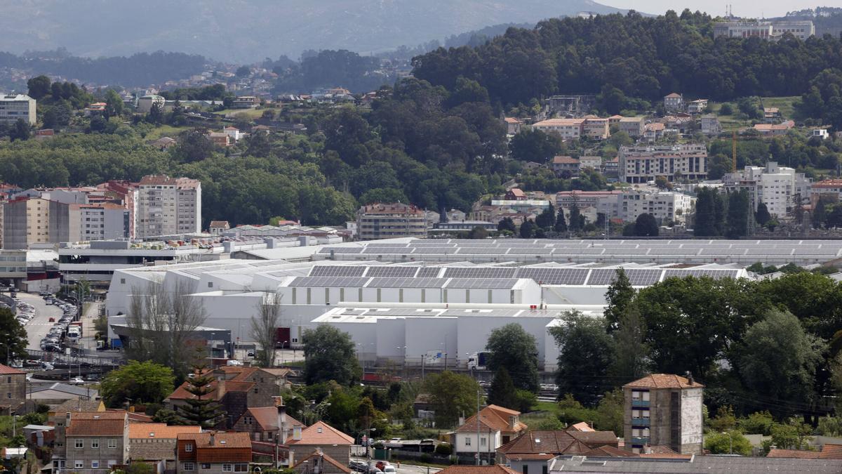 Vista general de la naves de la factoría de coches de Stellantis Vigo en Balaídos.