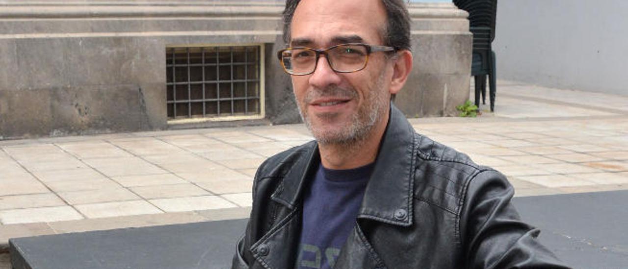 El director del Festival de Cine, Luis Miranda, en el Palacete Quegles.