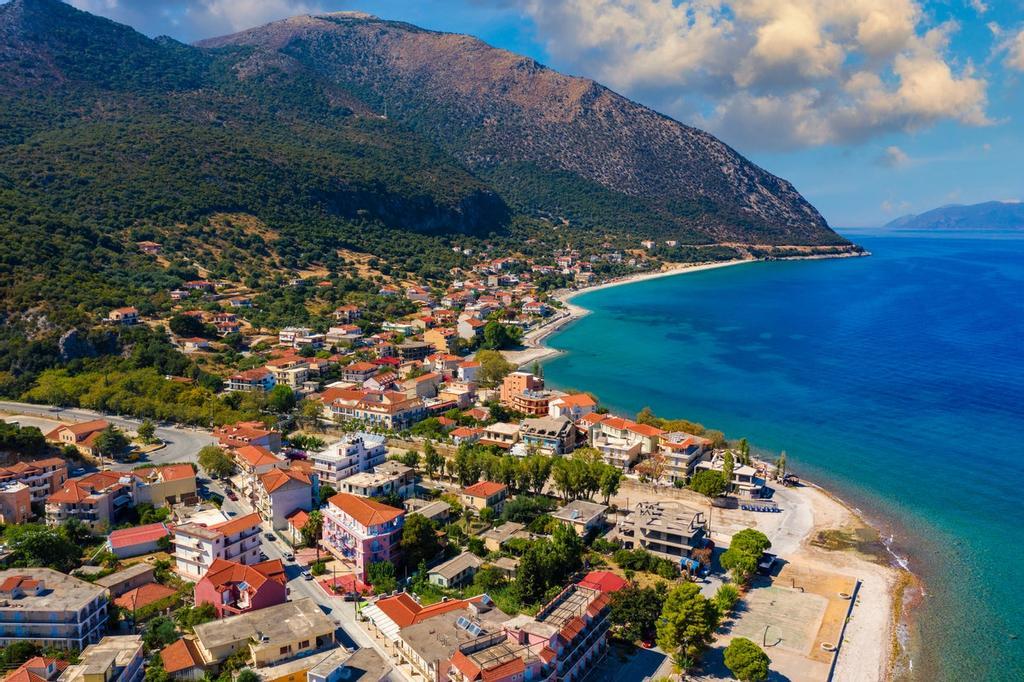 Isla saraónica de Poros, en Grecia