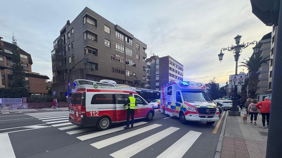 Los servicios de emergencias en el lugar del accidente.
