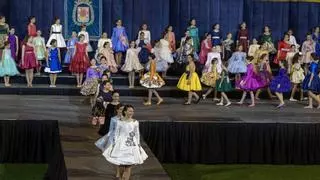 Las candidatas infantiles a Bellea del Foc debutan en el Rico Pérez
