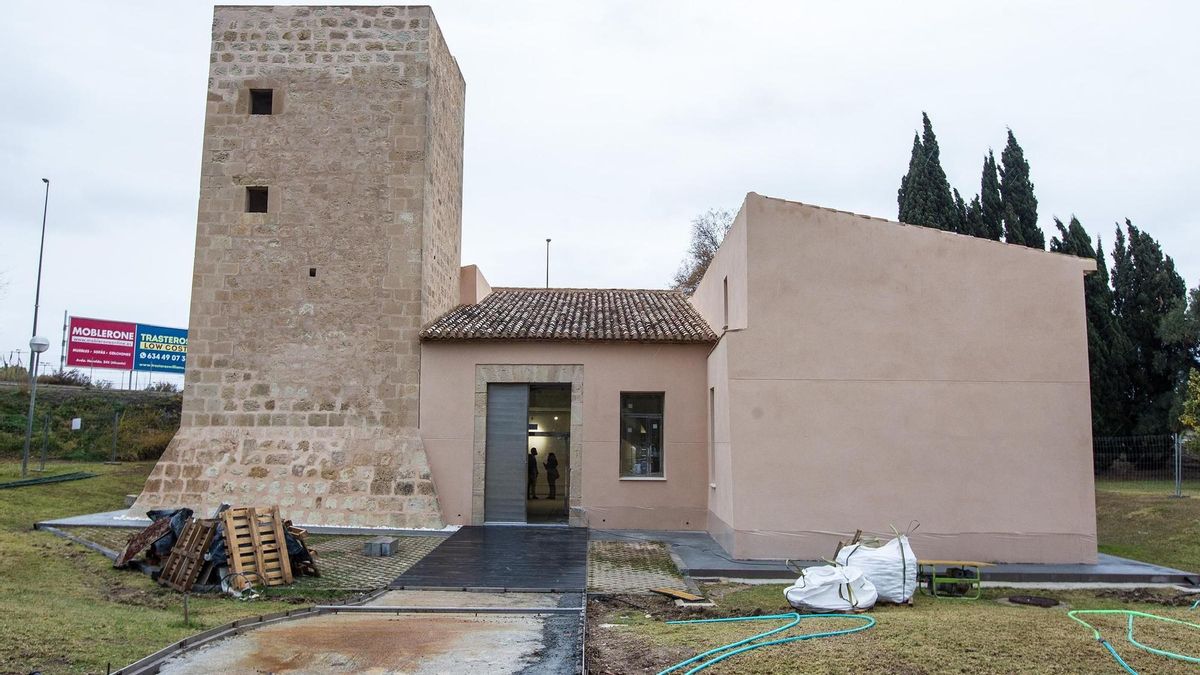La Torre Sarrió, junto a la avenida de Miriam Blasco, al terminar su rehabilitación en 2021