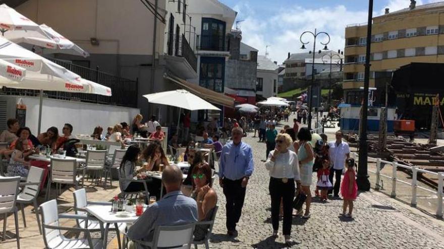 Ambiente anteayer en el puerto de la villa.