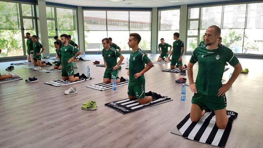 La plantilla continúa la preparación en el gimnasio