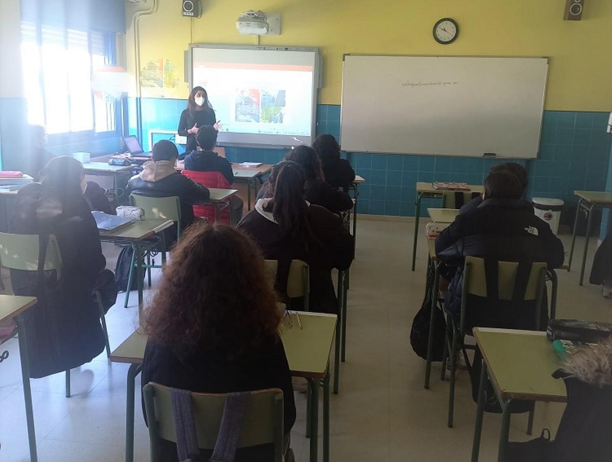 Charla de María Seoane en Redondela.