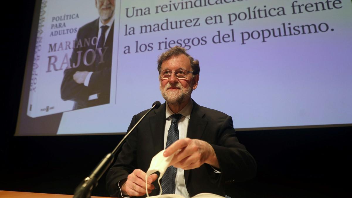 Rajoy, en una de las presentaciones de su libro