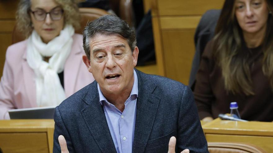 Besteiro considera que los cambios en las consellerías de la Xunta ponen «al zorro a cuidar de las gallinas»