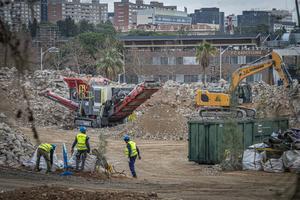 La polvareda de los escombros del Camp Nou levanta quejas