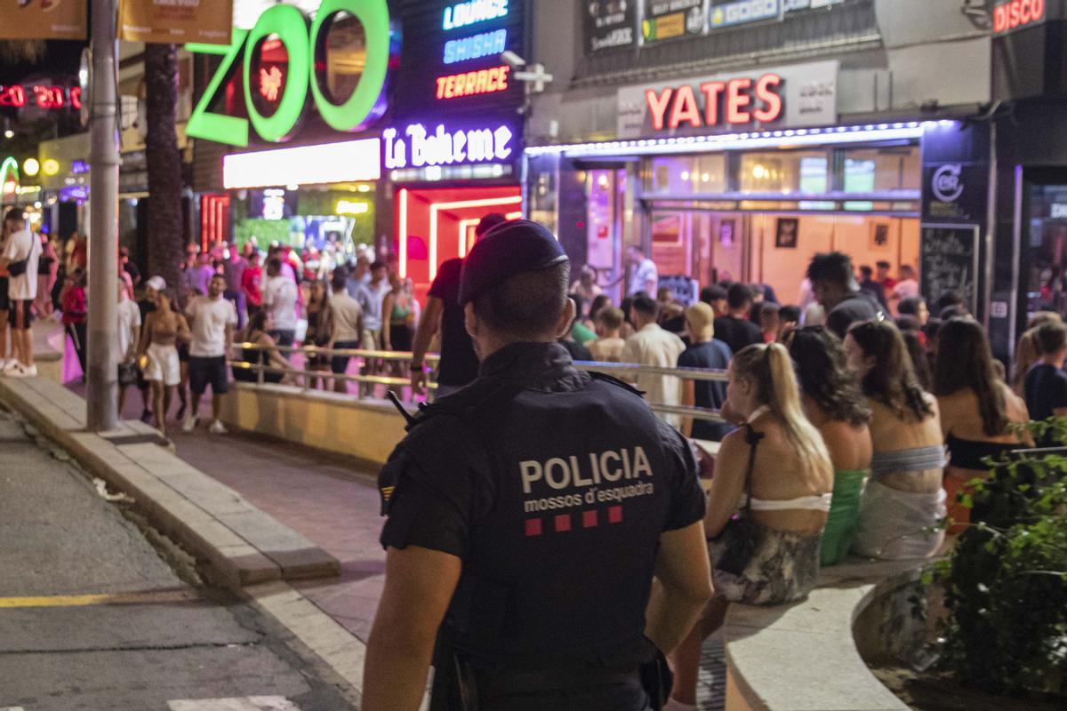 Jóvenes en alerta ante los pinchazos en discotecas