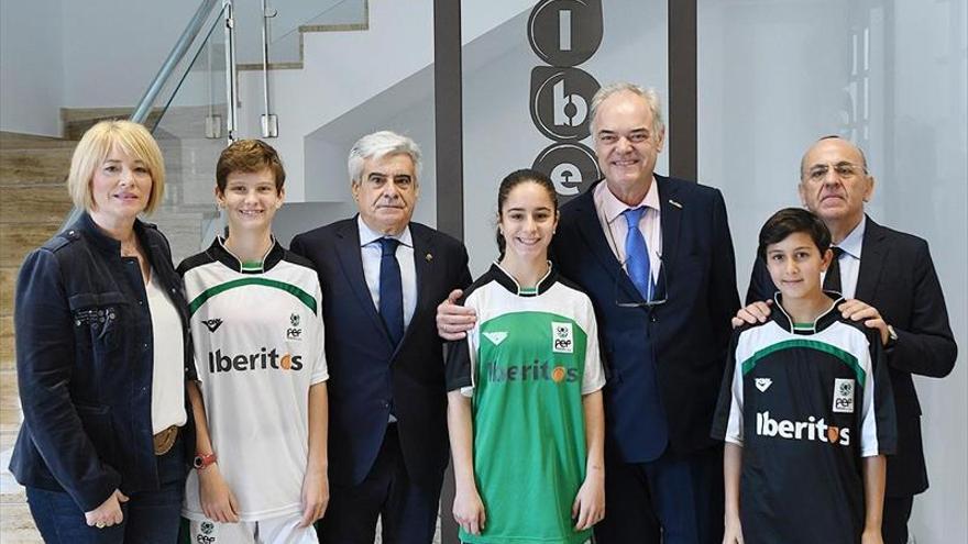 La empresa Iberitos patrocina el fútbol femenino en Extremadura