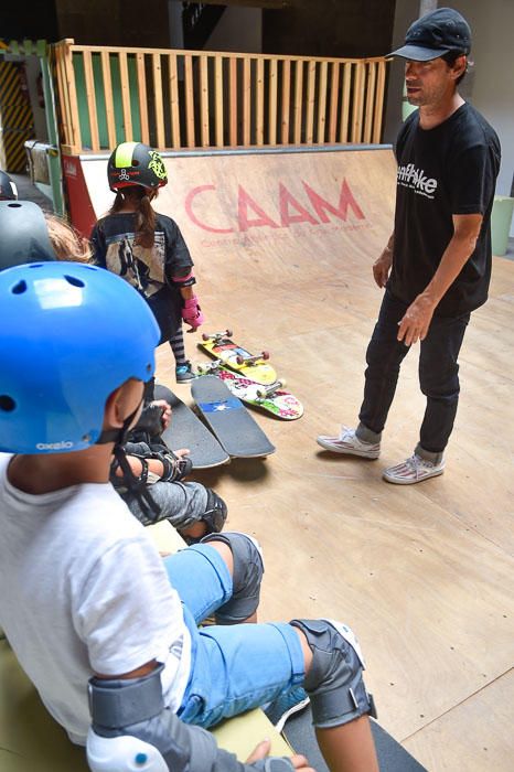 CLASES DE SKAETER EN EL CAAM