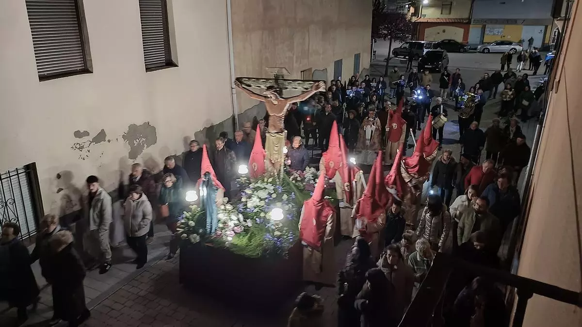 El Bendito Cristo sale en procesión en San Cristóbal
