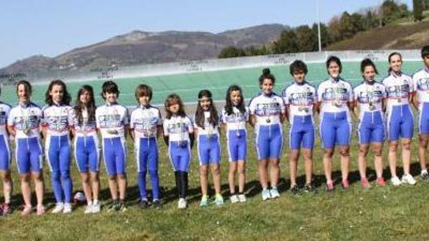 Medallistas del Astur Patín en el Campeonato de Asturias de circuito.