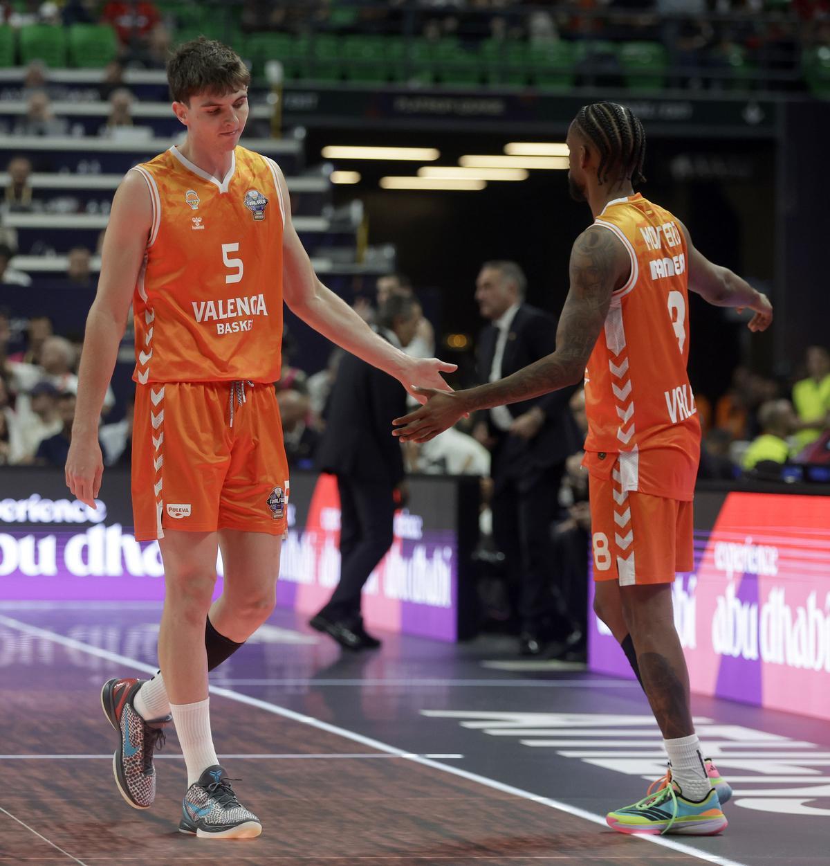 De Larrea y Montero, decepcionados por la derrota en la Final Four.