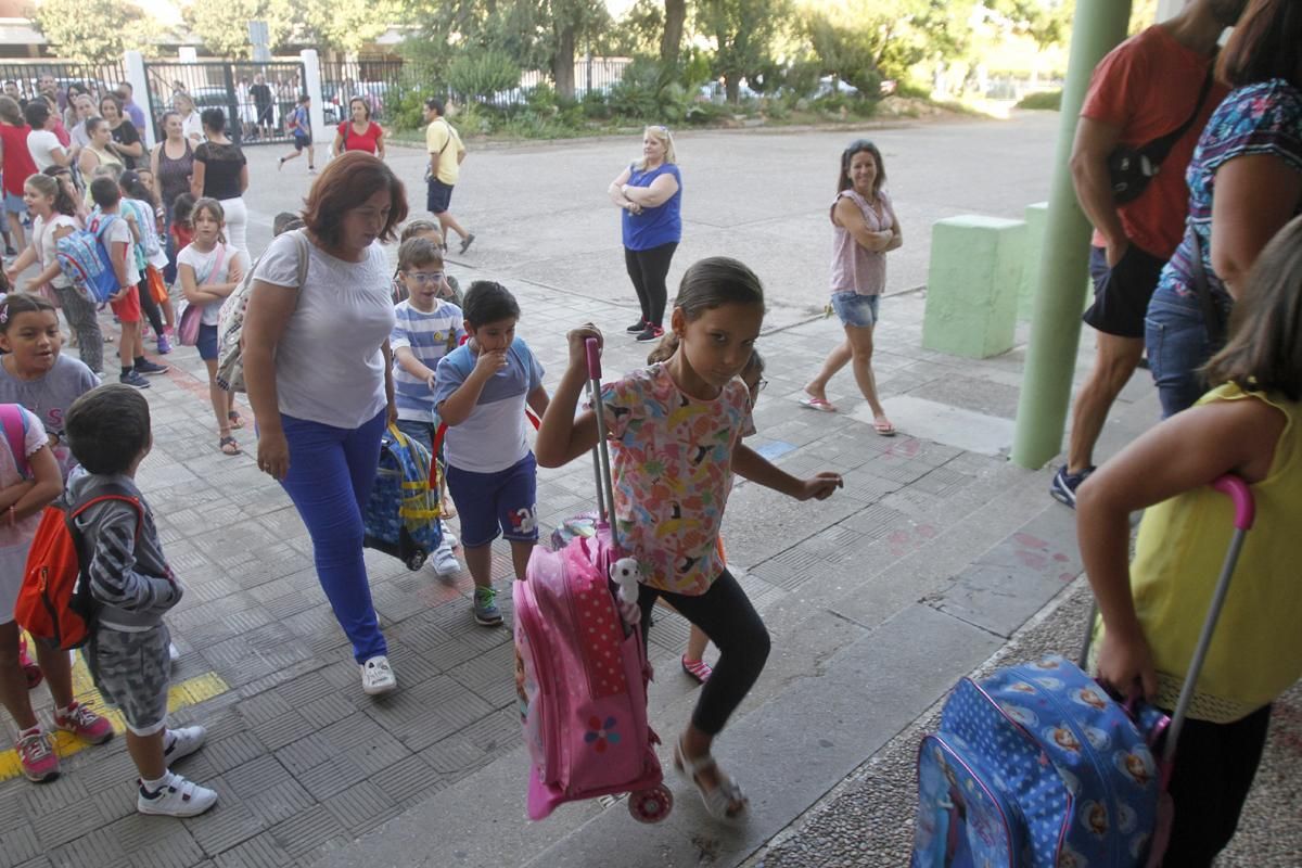 FOTOGALERIA / La vuelta al colegio en Córdoba