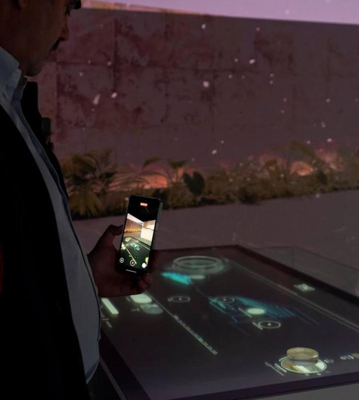 La experiencia ‘Immersive Box’ permite a los usarios proyectar en tiempo real sus combinaciones e ideas en cocinas y baños.