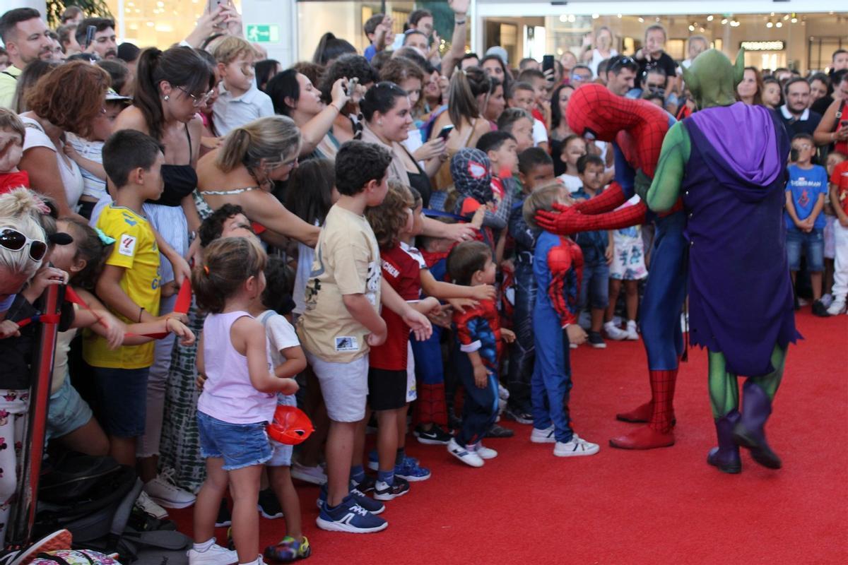 Los 'superhéroes' visitan este sábado el CC Alisios, en Las Palmas de Gran Canaria.