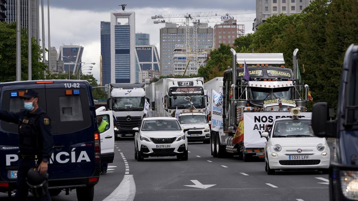 La Policía Nacional autoriza la caravana por el trasvase Tajo-Segura sin camiones tras dos horas de bloqueo