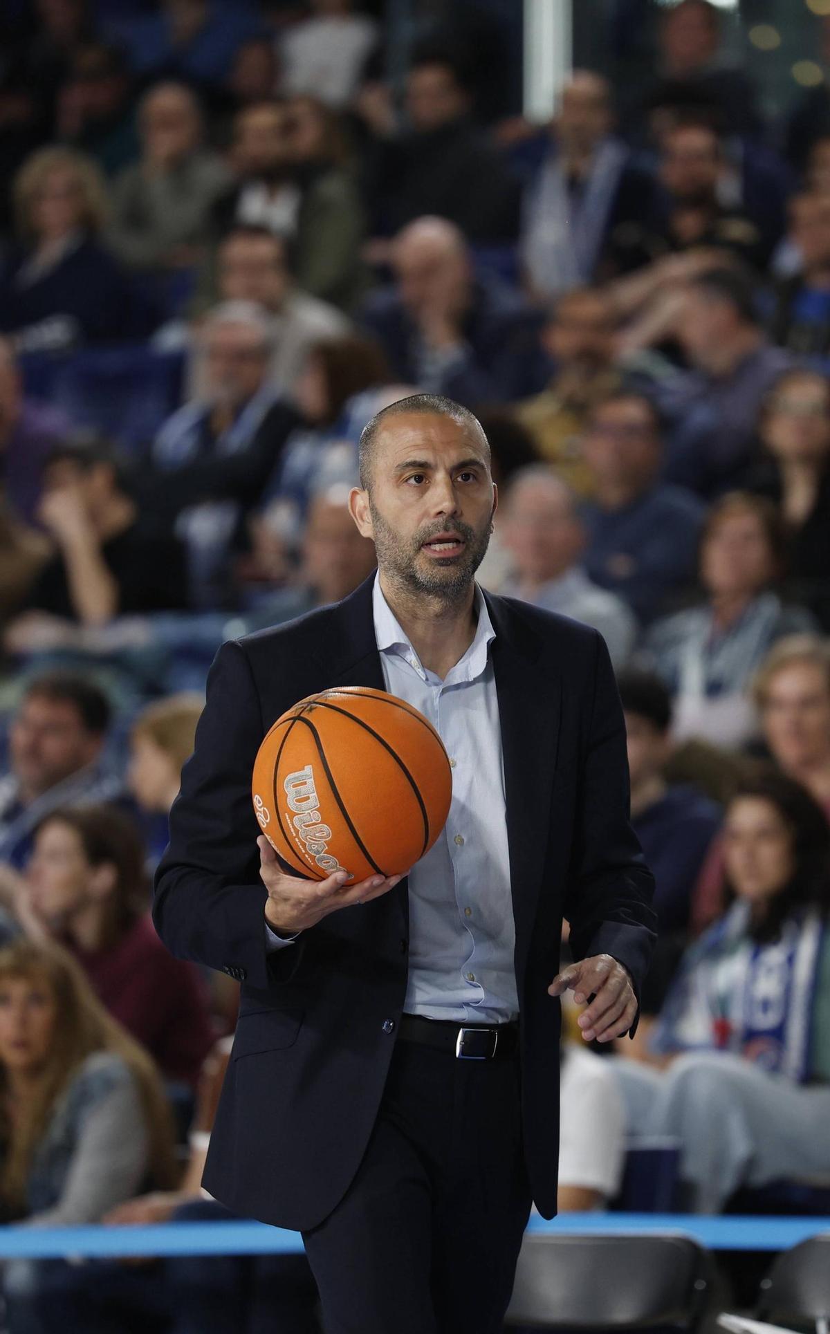 Las imágenes de la victoria del Alimerka Oviedo Baloncesto que le mete el play-off de ascenso a la ACB Las imágenes de la victoria del Alimerka Oviedo Baloncesto que le mete el play-off de ascenso a la ACB
