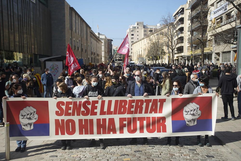 Manifestació a Girona per la llibertat d'expressió, el futur dels joves i l'autodeterminació