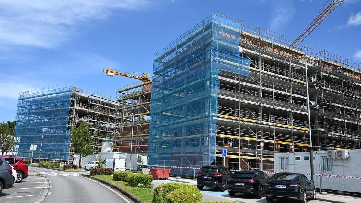 Edificios para viviendas públicas en Valdecorvos.