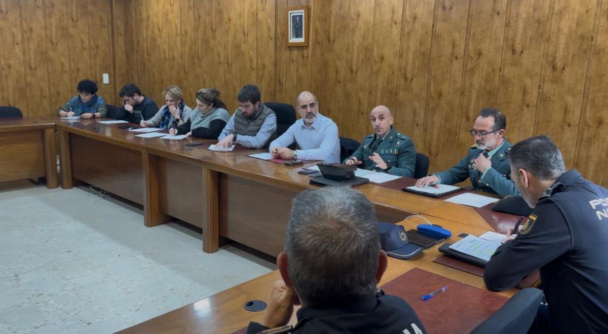 Reunión de la Junta Local de Seguridad en Almàssera con el subdelegado de Gobierno, Giardia Covil y Policía Nacional.