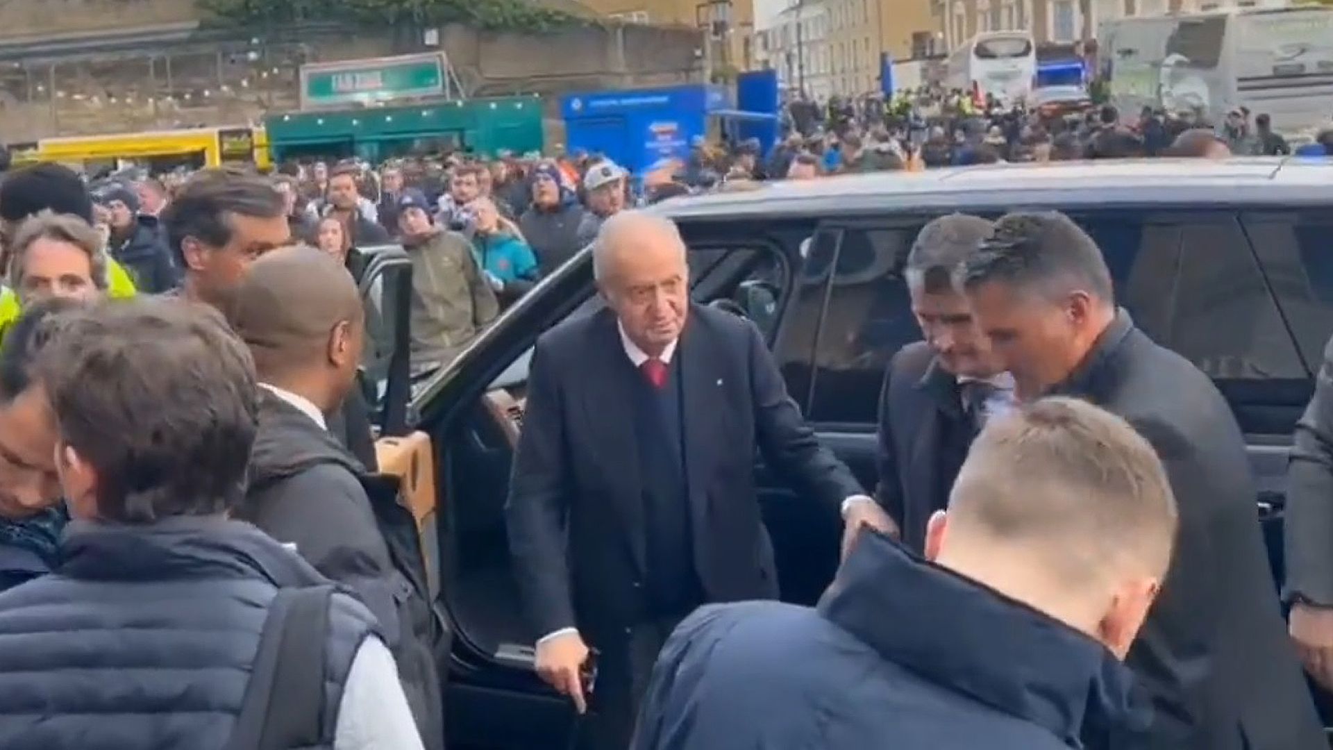 Juan Carlos I llega al estadio del Chelsea