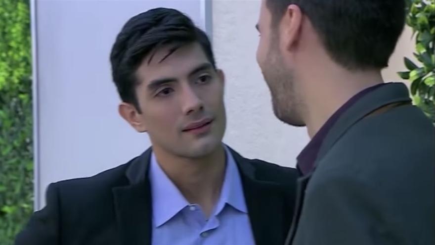 Un actor de la telenovela &#039;Eneamiga&#039; denuncia que la televisión venezolana ha eliminado una escena gay