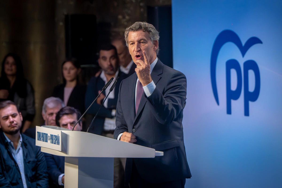 Alberto Núñez Feijóo presenta el plan de inmigración en Barcelona Alberto Núñez Feijóo presenta el plan de inmigración en Barcelona