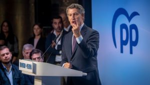 Alberto Núñez Feijóo presenta el plan de inmigración en Barcelona