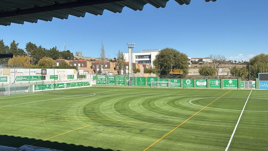 El Sporting, rotaciones y nuevo césped.... ¡también en Guijuelo!: "La previsión era tenerlo en la segunda jornada de liga, pero..."