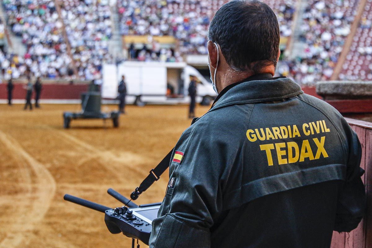 Exhibición de la Guardia Civil en la plaza de toros de Córdoba