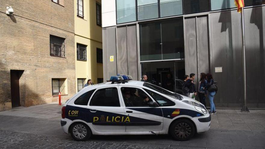 Dos hombres, sorprendidos cuando robaban en una tienda de Zaragoza