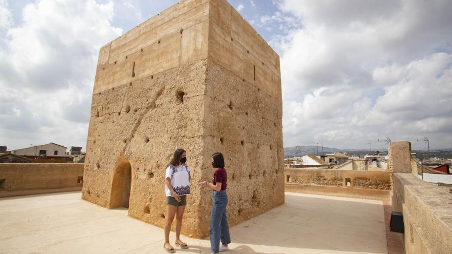 La torre árabe de Alfarp ya se enseña